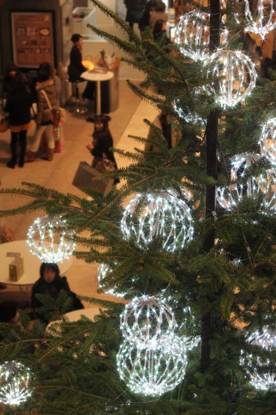 ミッドランドスクエア内のChloé スペシャル クリスマスツリー